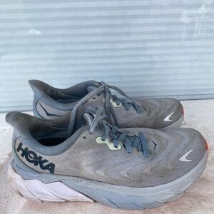 Hoka One One Arahi 6  Womens Gray Running Comfort Sneakers Size 7B